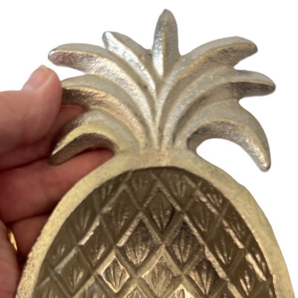 Decorative Metal Pineapple Trinket Dish Decor - Set‎ of Two - Picture 4 of 6